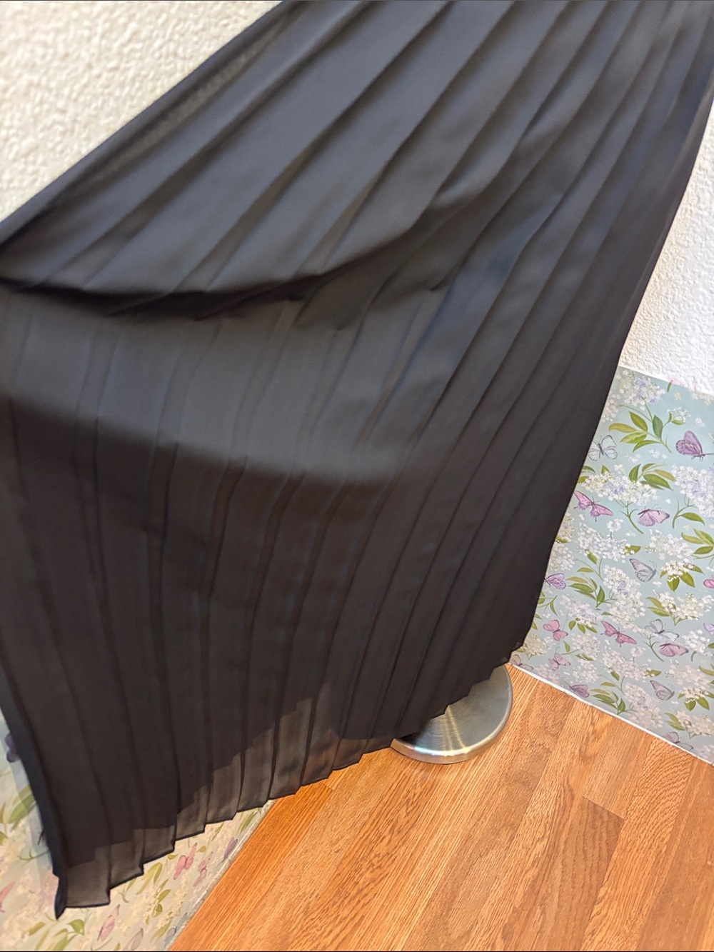 Coldwater Creek elegant black pleated midi skirt. Size M - Picture 5 of 17